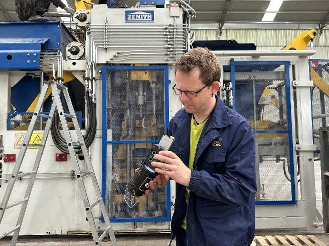 服务质量万里行∣线上赌博app德国策尼特公司服务经理回访山西老客户