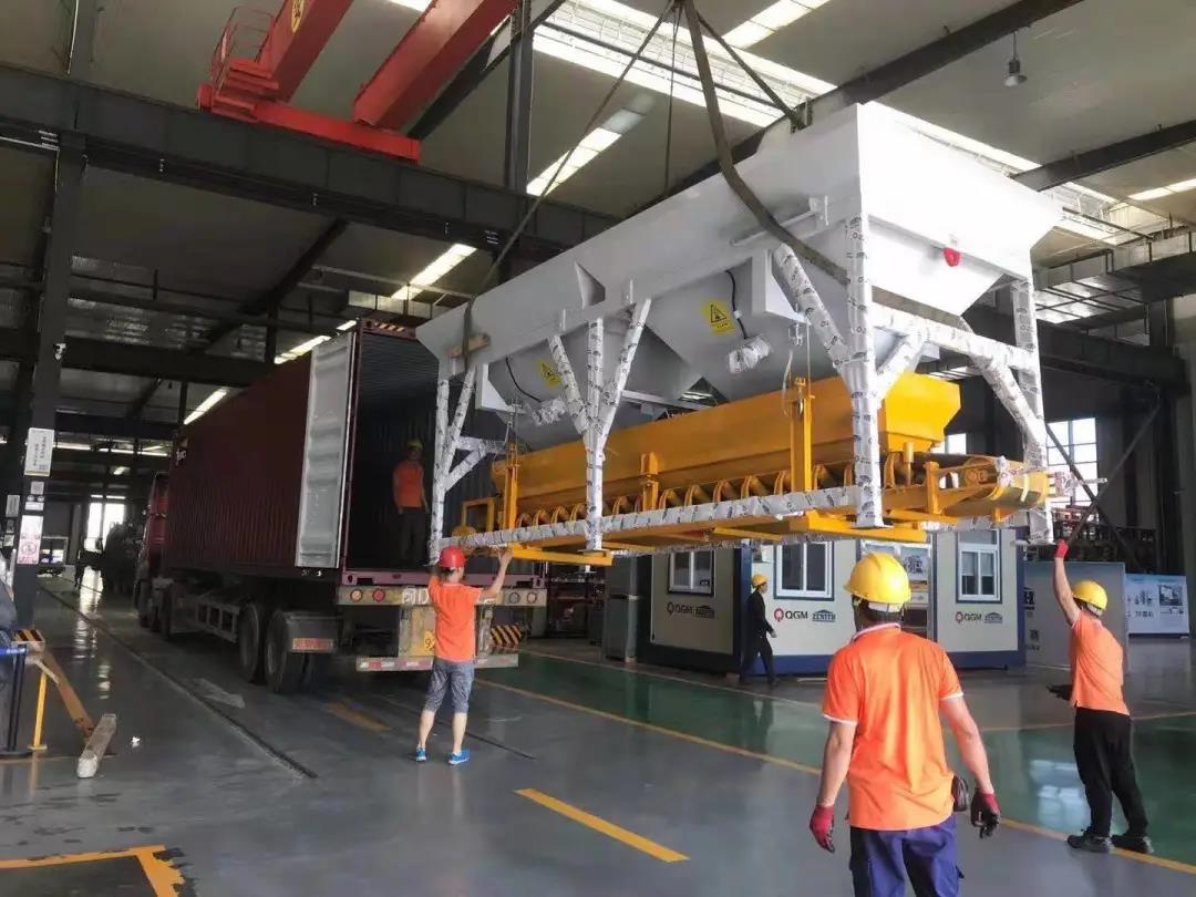 项目发货|线上赌博appQT6全自动砌块成型机生产线发货南苏丹，助力市政建设！