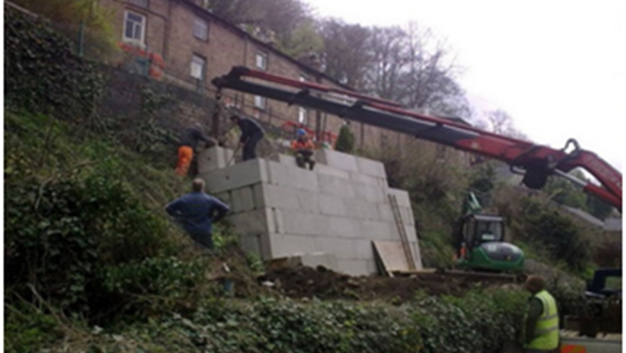 防洪靠“神器”？线上赌博app德国策尼特向抗洪英雄致敬！