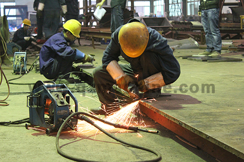 线上赌博app举办首届电焊技能操作比赛