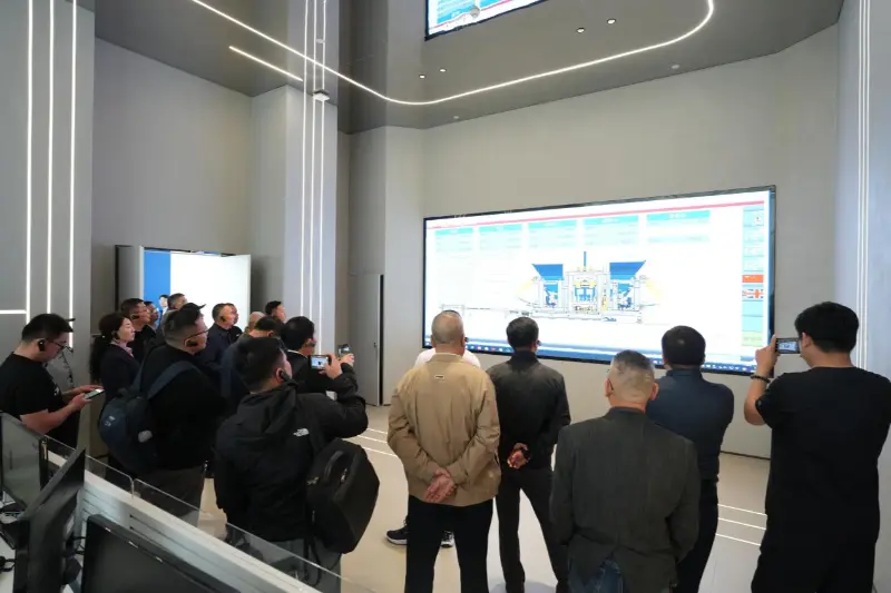 चाइना बिल्डिंग ब्लॉक्स एसोसिएशन के 8वें सत्र की दूसरी स्थायी परिषद की बैठक क्वानझोउ में आयोजित की गई; क्वांगोंग मशीनरी कं, लिमिटेड उद्योग विनिमय और विकास में योगदान देता है।